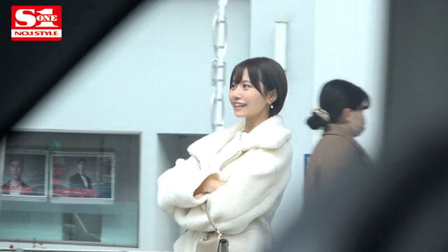 「えっ!ここでヤルの?」 マルチに活躍する本郷愛のプライベートに完全密着して隙あらばいきなり即ズボッ!前代未聞ドッキリAV大作戦 1