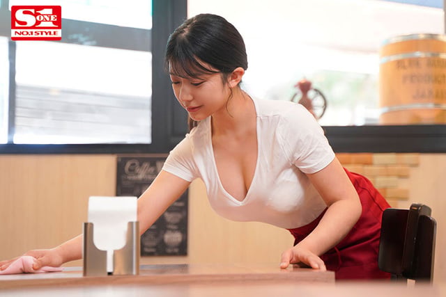終電逃してセクハラ店長とまさかの相部屋に…大嫌いなのに感じ、大嫌いなのに濡れ、大嫌いなのに喘ぎ、大好きな彼氏にウソをついてハメまくってしまった 川越にこ 4