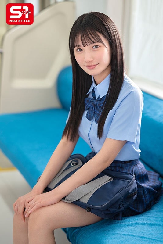澄み切った透明感の清楚な純真少女をめっちゃくちゃに痴●したい!我慢できずこっそり痴●したら…まさかの俺の粘着テクの虜に。 榊原萌 1