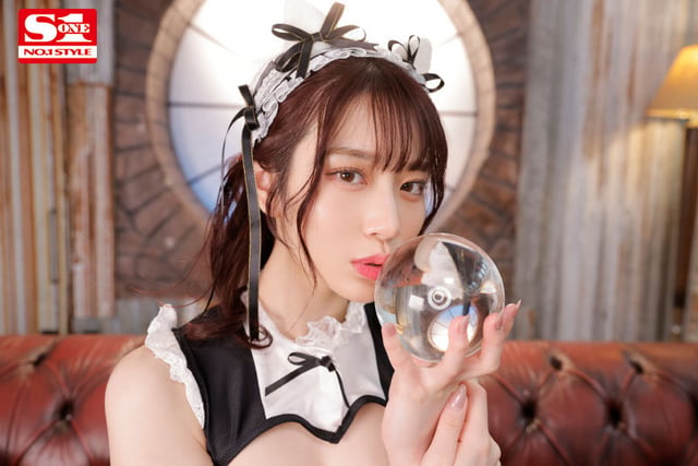 河北彩花の濃厚な唾液性交 1