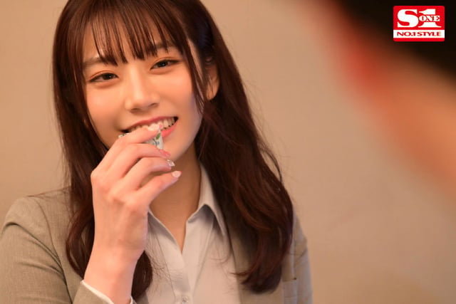 出張先で軽蔑している中年セクハラ上司とまさかの相部屋に…朝まで続く絶倫性交に不覚にも感じてしまった私 河北彩花 1