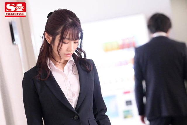 出張先で軽蔑している中年セクハラ上司とまさかの相部屋に…朝まで続く絶倫性交に不覚にも感じてしまった私 河北彩花 10