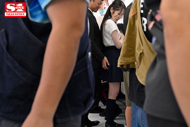 弱そうな女学生を痴●したらまさかのド変態で逆に痴女られる 香水じゅん 1