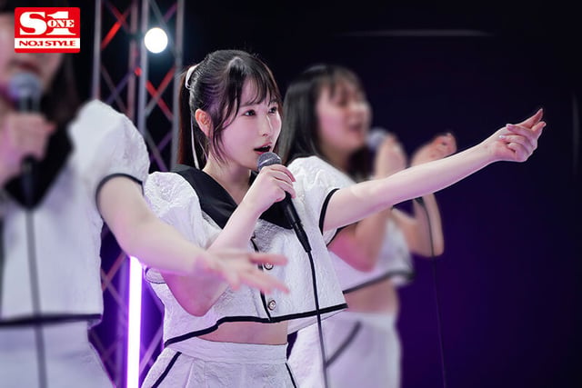 推しのアイドルがオフパコ目的の乱交ビッチだった（泣＆嬉） 香水じゅん 1
