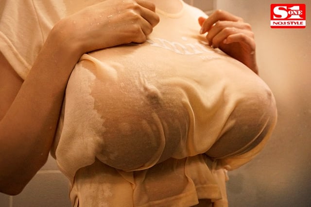 透けるノーブラ、ポロリしちゃうJcup 着衣神乳の誘惑 安齋らら 5