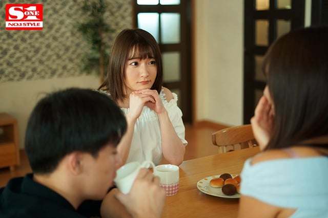 一ヶ月間の禁欲の果てに彼女の親友と僕が浮気SEXだけに没頭した彼女不在の2日間。 鷲尾めい 1