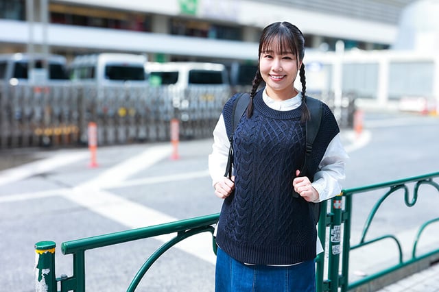 天然桃尻田舎娘のノーパン東京観光～みちちゃん（ヒップ92cm） 北村海智 1