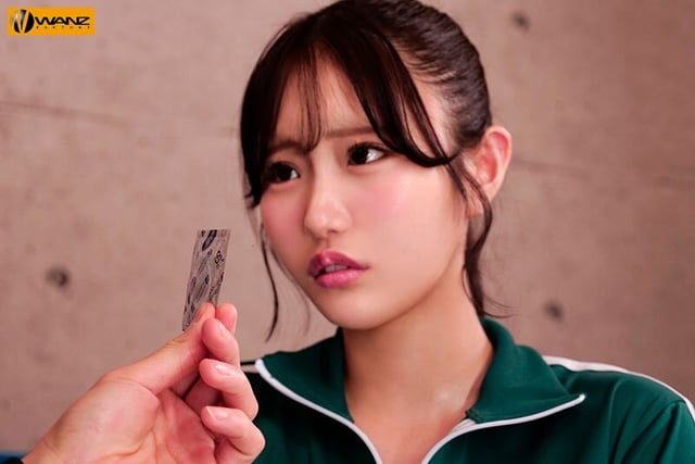 コンドームが破れてまさかの生ハメ！超加速するピストンで何度も中出し！ 鈴の家りん 1