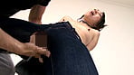 ジーンズ・熟女・トップレス 21