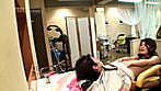 乳首が見え隠れしているセクシーな美容師はヤラせてくれるのか？（2） 10