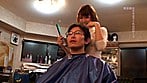 乳首が見え隠れしているセクシーな美容師はヤラせてくれるのか？（3） 4