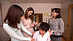 夢の近親相姦 親父の再婚相手に娘が三人! 突然出来た姉貴達のパンチラ誘惑に僕も親父も我慢ができまっしぇん!! 中居はすみ 早川瑞希 葉山美空 2