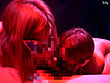 レズのショーを観て感じる素人娘たち 16