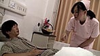 「ナースコールくれたらおばさんが抜いてあげる」 巨乳看護師は若いチ○ポを集中治療！！ 14