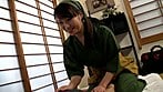「旦那のフニャチンより若者の勃起チ○ポが好きなの・・・。」熟女おばさんの濃厚フェラに悶絶 9