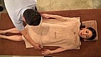 何コレ?!こんなの初めてっ!!媚薬がたっぷりしみ込んだ布が、第2の皮膚となって全身を覆う常識破りの快感エステ!!体中の毛穴から媚薬成分がまんべんなく注入され体内をめぐり、止まらない分泌液と感じまくる肥大クリが爆発寸前っ!!制御不能の新感覚シースルーオイルスキンマッサージ 3