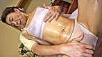 もう我慢できない!際どい所を何度も刺激しながらイキそうになったら寸止めを繰り返すオイルマッサージで焦らされまくった五十路妻は我慢出来ずに延長して生チ●ポと膣内射精を懇願しちゃう! 2