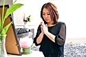 久々な突然の接吻に未亡人は･･･ 20