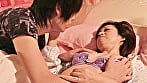 母のムチムチした身体を襲う息子たち 10
