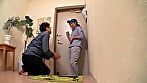 自宅に業者を呼んだら肉感的なガテン系女子がやってきたので･･･ 15