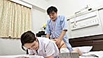 精液検査で看護師さんと2人きり 患者(新婚の夫)が勃ちが悪いフリして射精採取のお手伝いを依頼したら・・・ 2 17