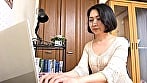熟女 白昼の淫らな情事 中古車販売の男に陰部を視姦された純情五十路妻 結婚前の息子に襲われて火がついた義理の熟母は･･･ 1