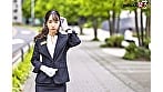 スーツを脱いだらメス丸出し。アクメまでがチョロい早漏デカ尻ヤリマン姉さん。 東京都新宿区■■百貨店・宝石販売員 出し尽くすまで潮を吹く遠山まきさん（仮名・28歳）仕事終わりに1週間密着AVデビュー 2