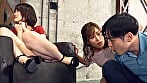 憧れ女性のパンチラを堪能しながら同僚女子にチ○ポや乳首を弄られ続ける 8