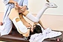 性欲処理専門 セックス外来医院 21 アイドル看護と言われた人気ナースに密着 院内きっての愛嬌あふれる、すみれさん 止めどない激ピス急患対応に追われる切迫した医療現場で3性交2中出し・手淫・口淫・顔射の濃厚全7射精！ 8