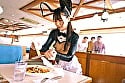 羞恥！おっぱいや膣穴尻穴までも視姦された私･･･日給8万円だけど制服が逆バニーなファミレスアルバイト！ 3 2