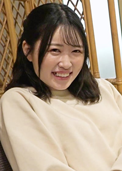 SNSの裏垢でオマ●コおっぴろげ写真を投稿していた保育士さんにSEX強要！～童顔パイパン・ゆめ先生23歳