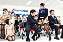 【SP特典版】「制服・下着・全裸」でおもてなし またがりオマ○コ航空 圧巻総勢11名＋特別講師1名による2023年度新人CA大型研修編 総尺200分収録6＋1セクション 9