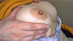 あざと顔で見つめてくるのにヤラせてくれない僕のパイフレをその気にさせて密着乳揉みしだき 19