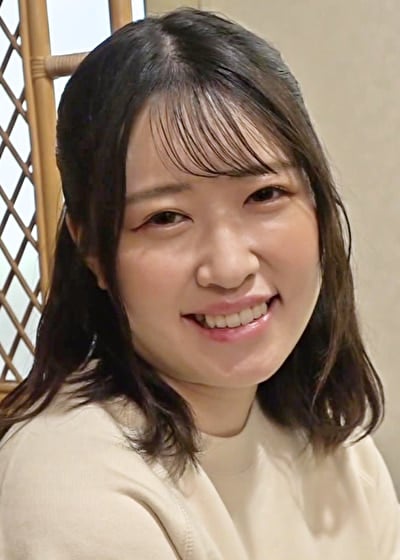 SNSの裏垢でオマ●コおっぴろげ写真を投稿していた保育士さんにSEX強要！豪華版
