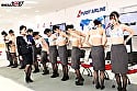 【SP特典版】「●●・下着・全裸」でおもてなし またがりオマ○コ航空 圧巻総勢11名＋特別講師1名による2024年度新人CA大型研修編 6セクションの集団おま〇こキャビンレッスン 特典コーナー43分追加！ 総尺190分収録 6＋1セクション 8