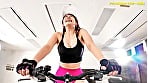 人気 AV 女優が挑戦！オシッコ我慢潮吹きアクメ自転車がイクッ！ 弥生みづき 7
