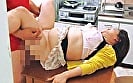 SEXに飢えた近所のおばさんが逞しいオチ●ポに夢中！！ 3