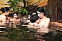 「おちんちん大きくさせてごめんね」小さいから大丈夫だろうと女湯に一緒に入った甥っ子がおっぱいだらけの状況にフル勃起！慌てた叔母さんがこっそり抜いてくれました VOL.2 セックスレスな人妻長身爆乳叔母さん Kカップ 4