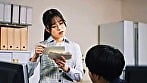 「これは経費で落ちません！」いつも地味で生真面目で領収書を突っ返してくる経理部のOLがデリヘル嬢で痴女だった。宮本さん編【配信限定】 2