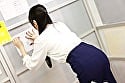 ズリネタ確定の神尻が俺の目の前でフリフリ!!抑えきれなくなって手を出してしまった 永瀬かれん 1