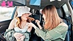 大人ちっぱいドライブ旅行 ハニカミながらキスして久しぶりのイチャラブを楽しんだ一泊二日の連チャンデート 花狩まい 渋谷なつ 5