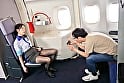 「内緒で撮った画像を見せていただけませんか？」間違えたフリしてチ○ポ画像を見せて赤面するおばさんCAは目の前で勃起チ〇ポを見せつけられても嫌じゃない VOL.3 10