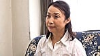昭和官能熟女ドラマ 運転手の夫が事故に合い助手が見舞いに来たのだが･･･ 農婦は縁側でオシッコしてるとこを本家の長男に見られてしまい･･･ 1