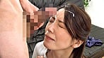 顔面に貼りつく新鮮ザーメン!!センズリ鑑賞に来た素人妻に突然顔射!2 20
