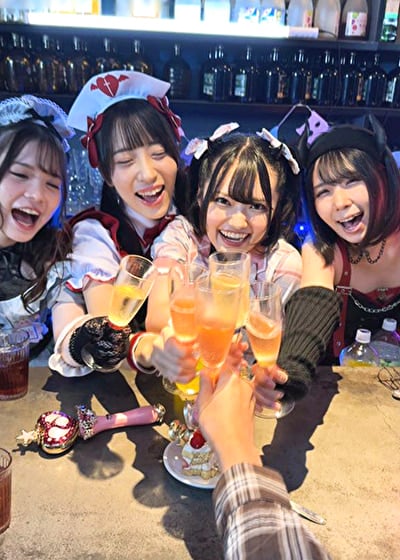 コンカフェ店長とグルで仕込んだ一夜!海外サプリのカクテルでエロ堕ちした地雷系女子店員たちとハメ狂うキメセクパーティ
