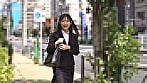 退職代行に密着。「私のカラダを好きにしていいので退職を認めて下さい。」 豊富な男性キャリアと豊満なボディで依頼者を救うはずが、上司の技巧に堕ち味わったことのない快楽の沼へ・・・。 1
