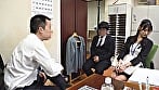 退職代行に密着。「私のカラダを好きにしていいので退職を認めて下さい。」 豊富な男性キャリアと豊満なボディで依頼者を救うはずが、上司の技巧に堕ち味わったことのない快楽の沼へ・・・。 17