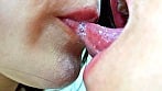 ももなちゃんがM男に濃厚キス 19