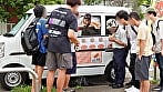 人気 AV 女優が挑戦！イカサレ屋台の中で 潮吹きながらホットドッグ売ってください！ 小野坂ゆいか 望月つぼみ 2