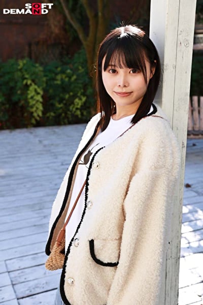 18歳中出し解禁 Z世代の天然系黒髪美少女 高星なぎさ 「気になることは全部試してみたい！」初めてのナマでとろける大絶頂